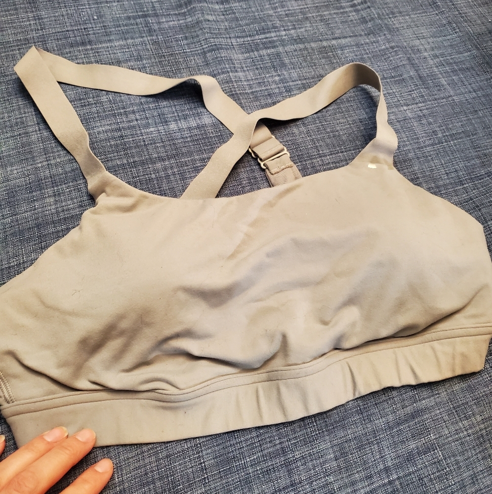 Under Armour Eclipse Mid Sports Bra